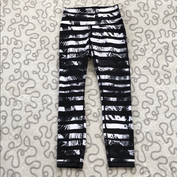 lululemon athletica Pants - Lululemon High Times Shady Palms 7/8 Leggings